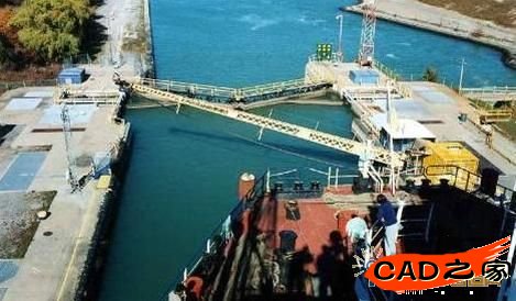  大型船閘和鋼索